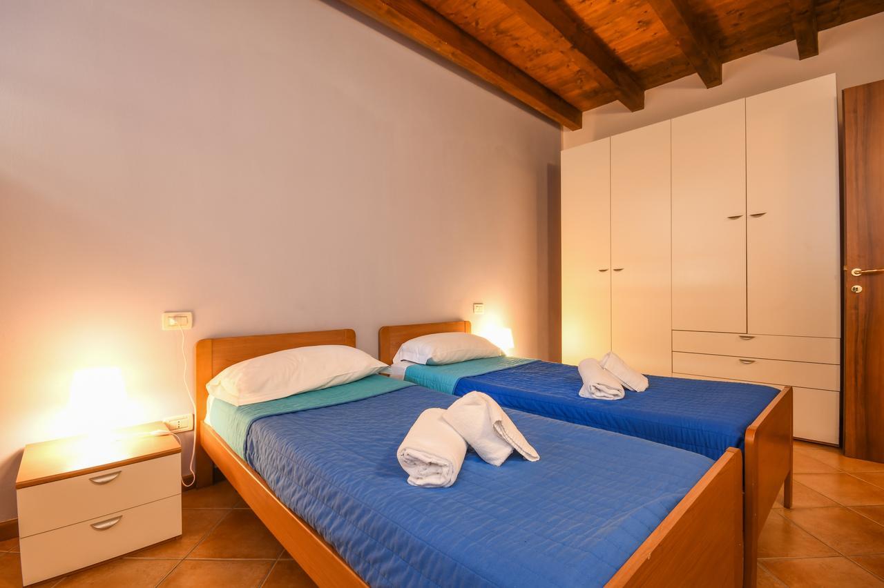 Residence Corte Ferrari -Ciao Vacanze- Moniga del Garda Kültér fotó